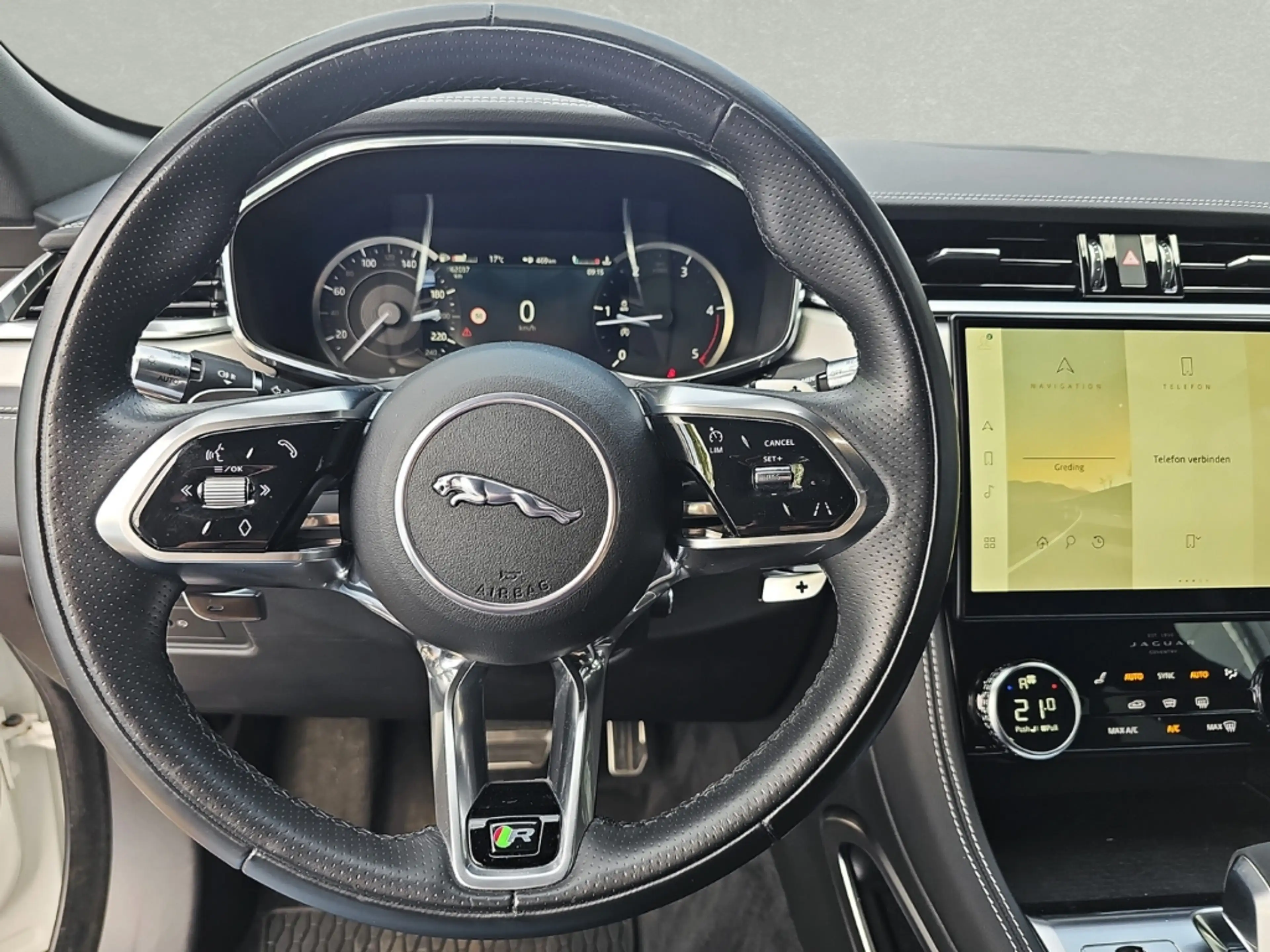 Jaguar F-Pace D200 AWD R-Dynamic SE — photo 12