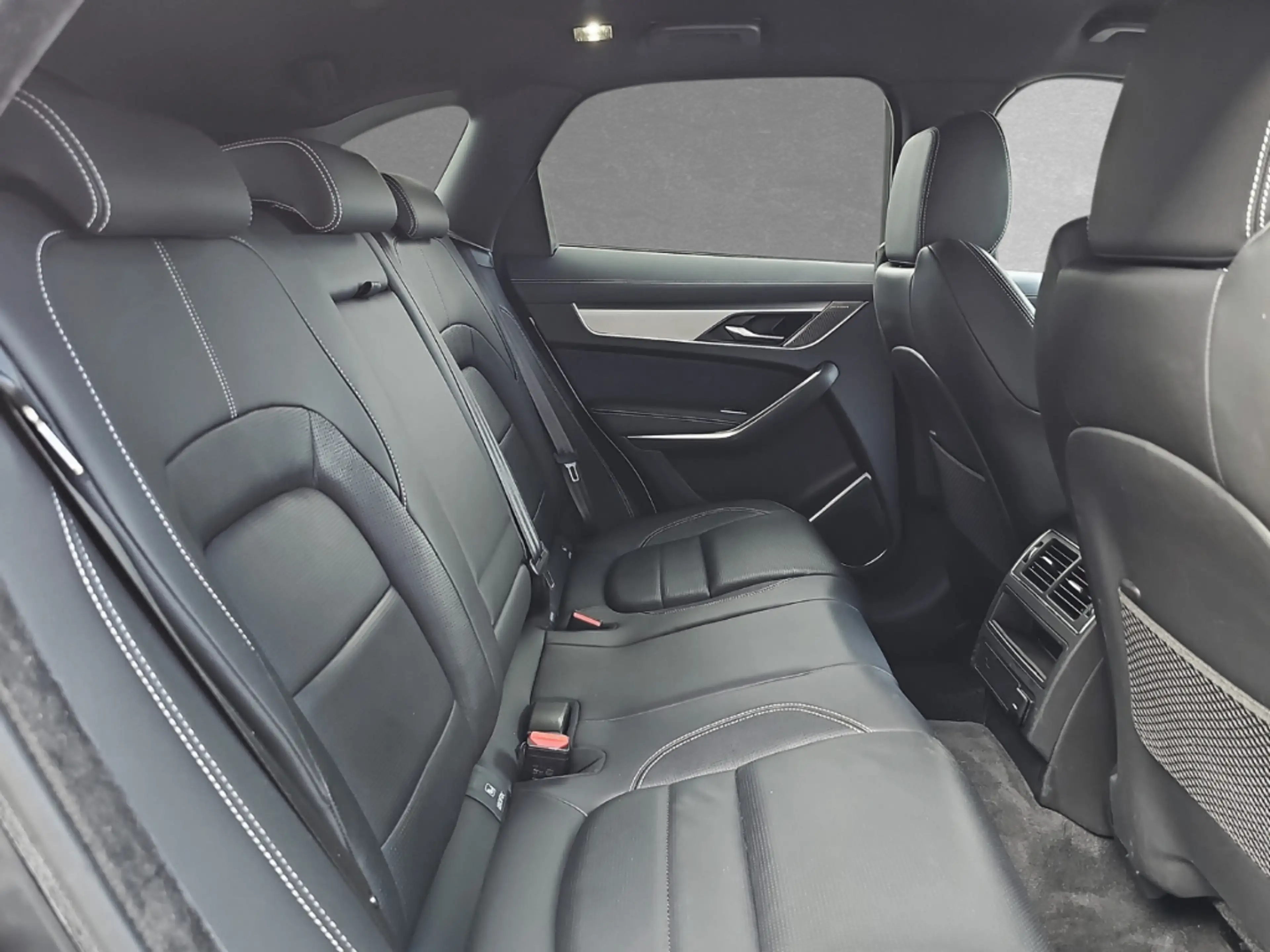 Jaguar F-Pace D200 AWD R-Dynamic SE — photo 6
