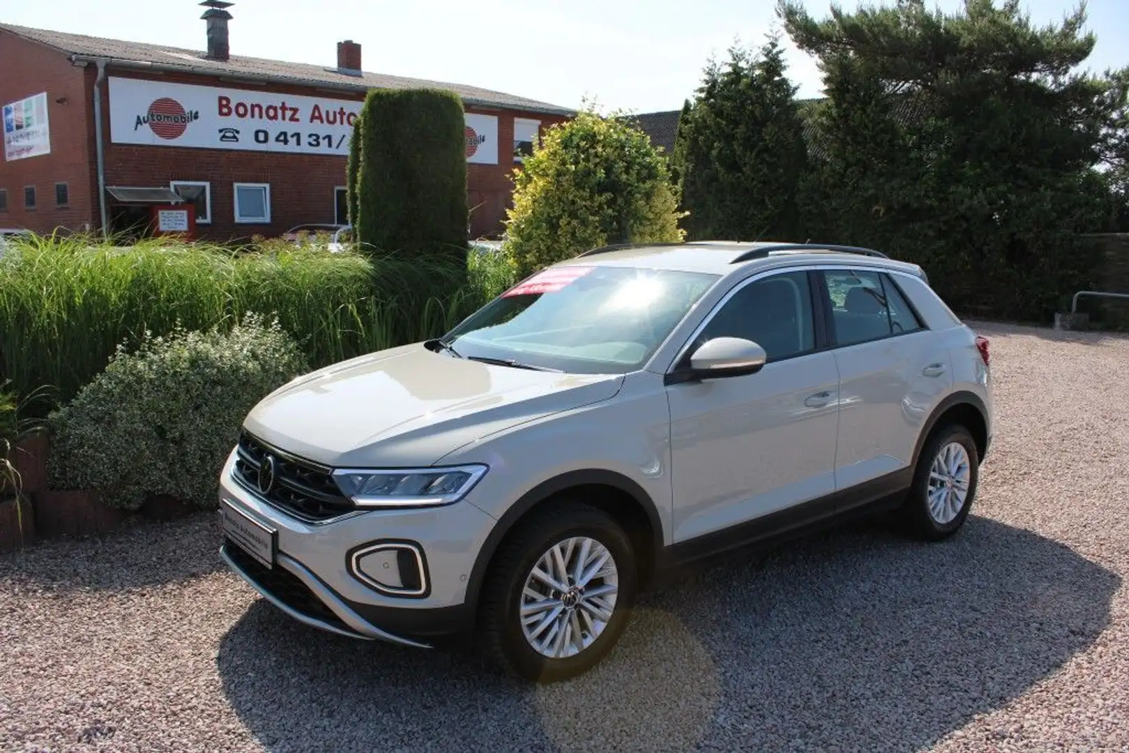 Volkswagen T-Roc 1.5 TSI DSG Life*AHK,Navi,SHZ,Klimatr,LED,PDC* Grau - 1