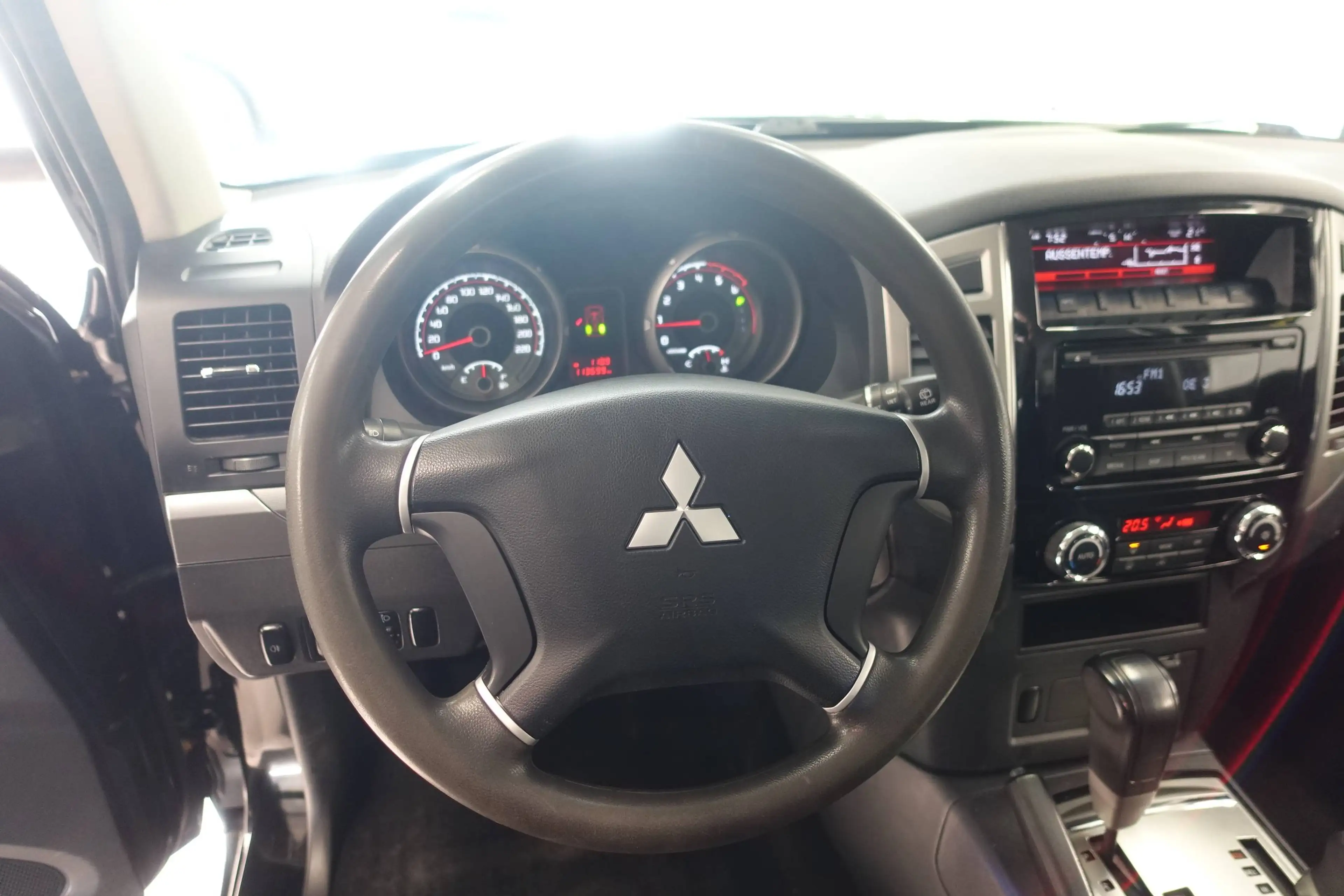Mitsubishi Pajero 3.2 Di-D Inform — photo 4