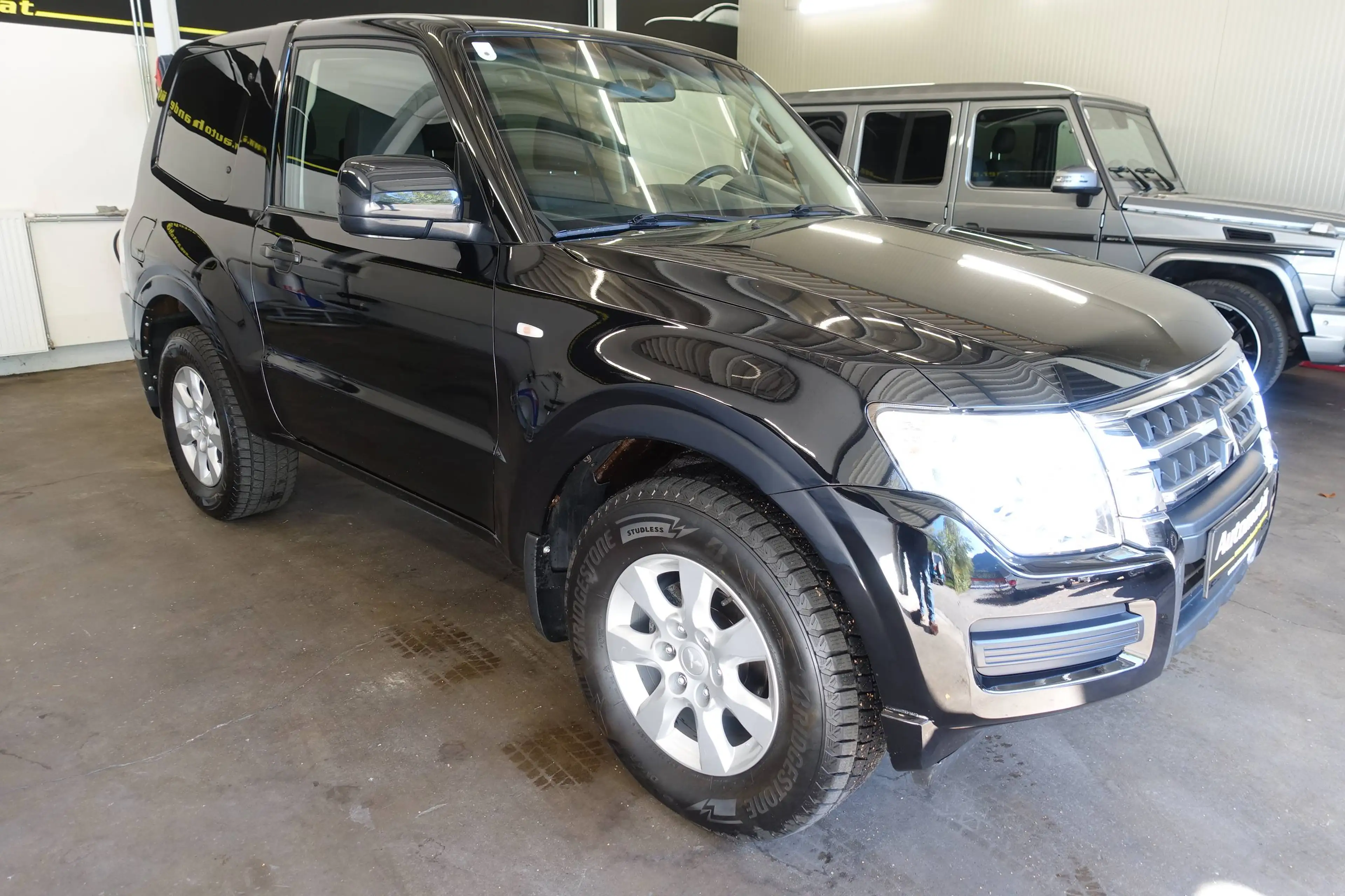 Mitsubishi Pajero 3.2 Di-D Inform — photo 3