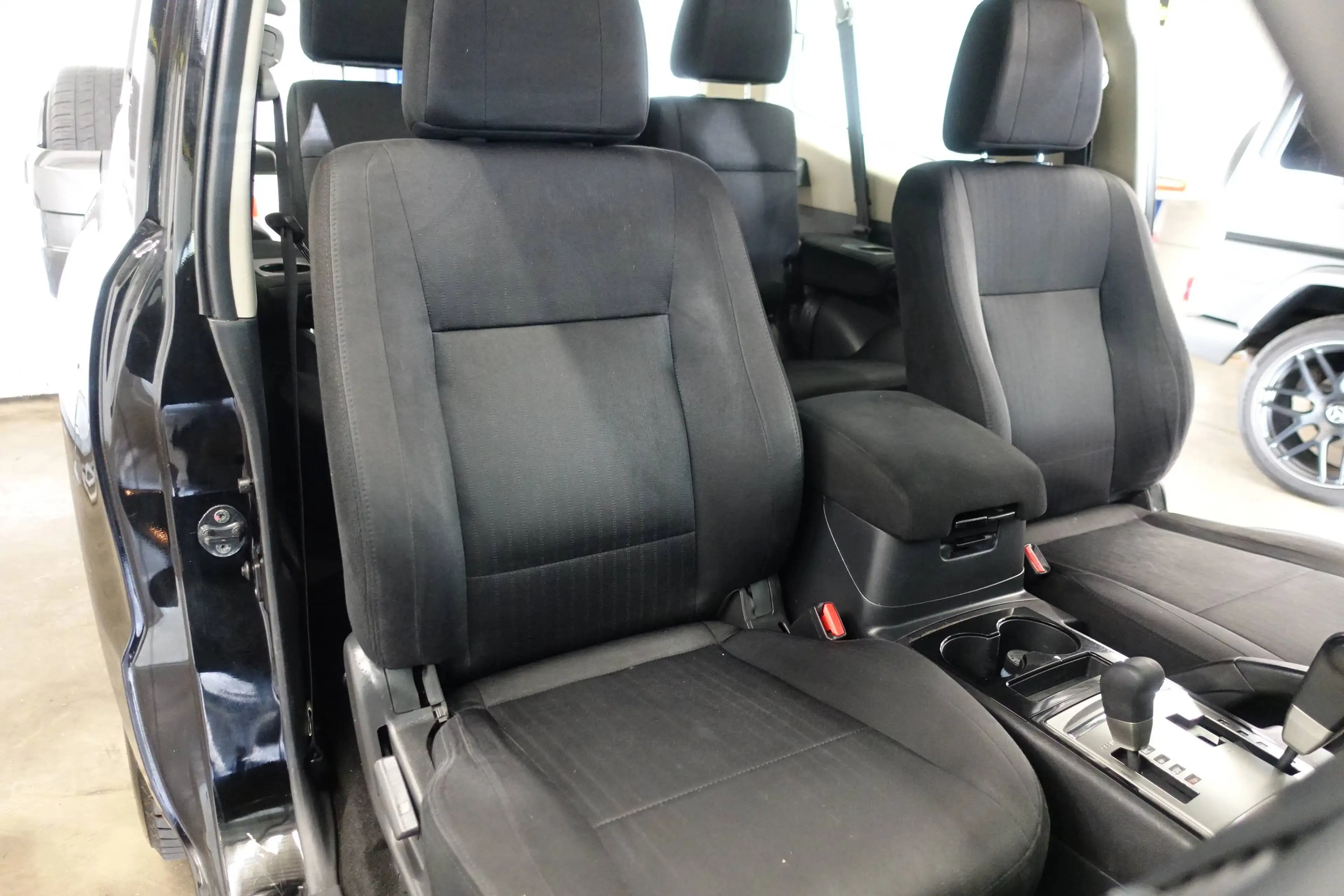 Mitsubishi Pajero 3.2 Di-D Inform — photo 9