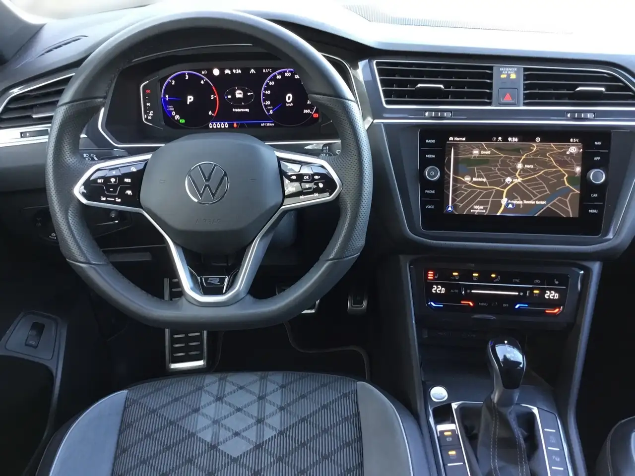 Volkswagen Tiguan Allspace 2.0 TDI DSG 4M R-LINE 7-SITZE +AHK +H&K +360° +IQ 11