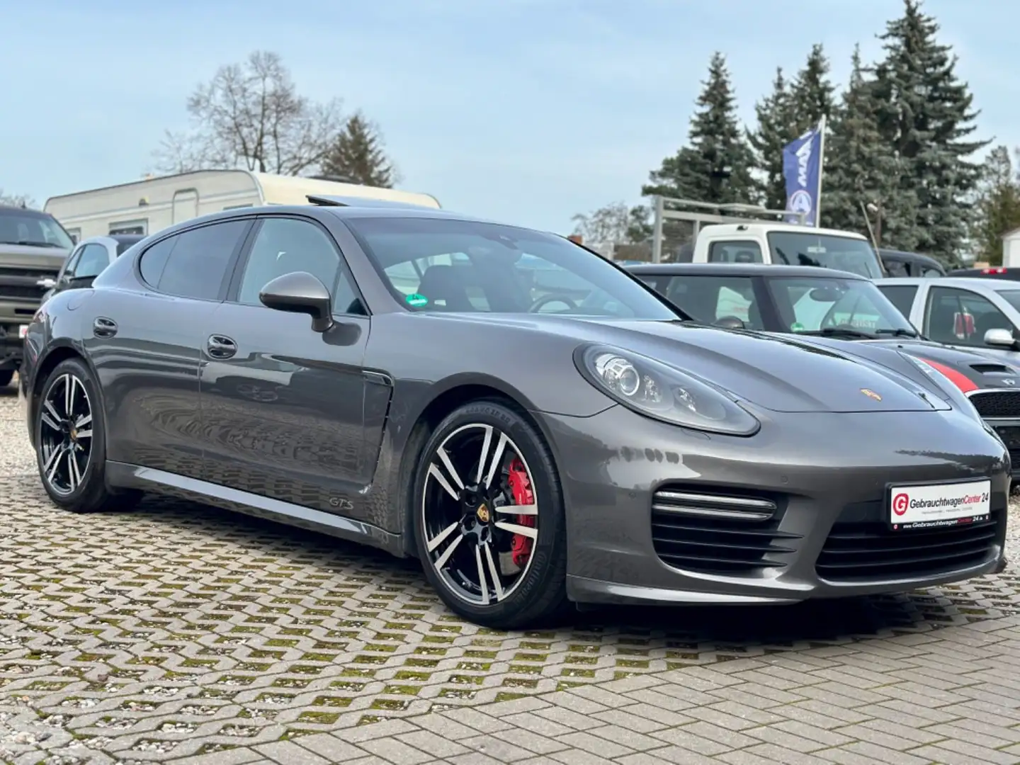 Porsche Panamera GTS Auto. Alcantara, deutsches KFZ Grey - 2