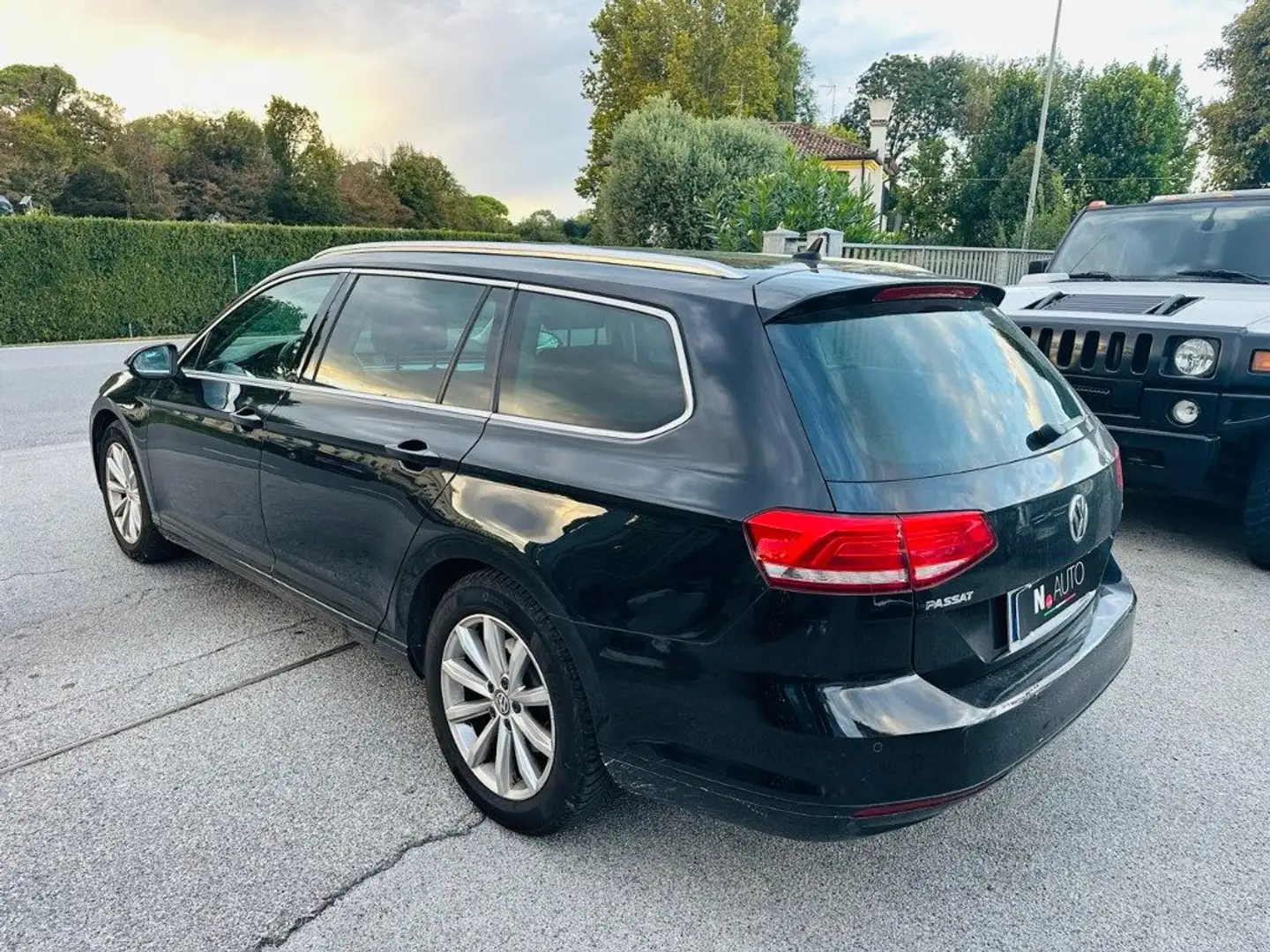 Volkswagen Passat Variant 1.6 TDI Business BlueMotion Technology Schwarz - 2