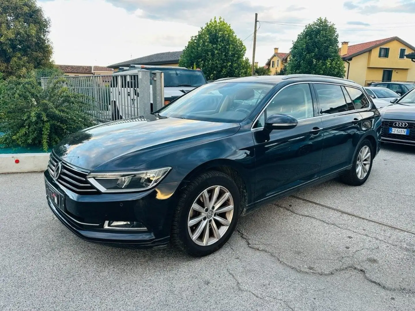 Volkswagen Passat Variant 1.6 TDI Business BlueMotion Technology Schwarz - 1