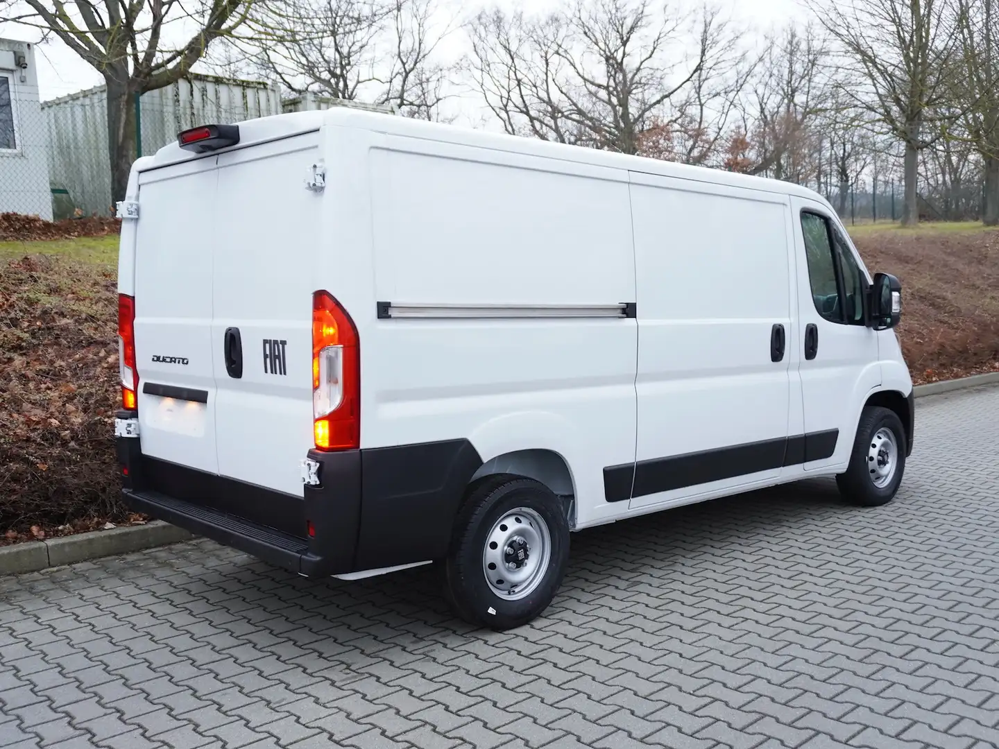 Fiat Ducato 33 L2H1 140 / 7-Zoll Infotainment-System Weiß - 2