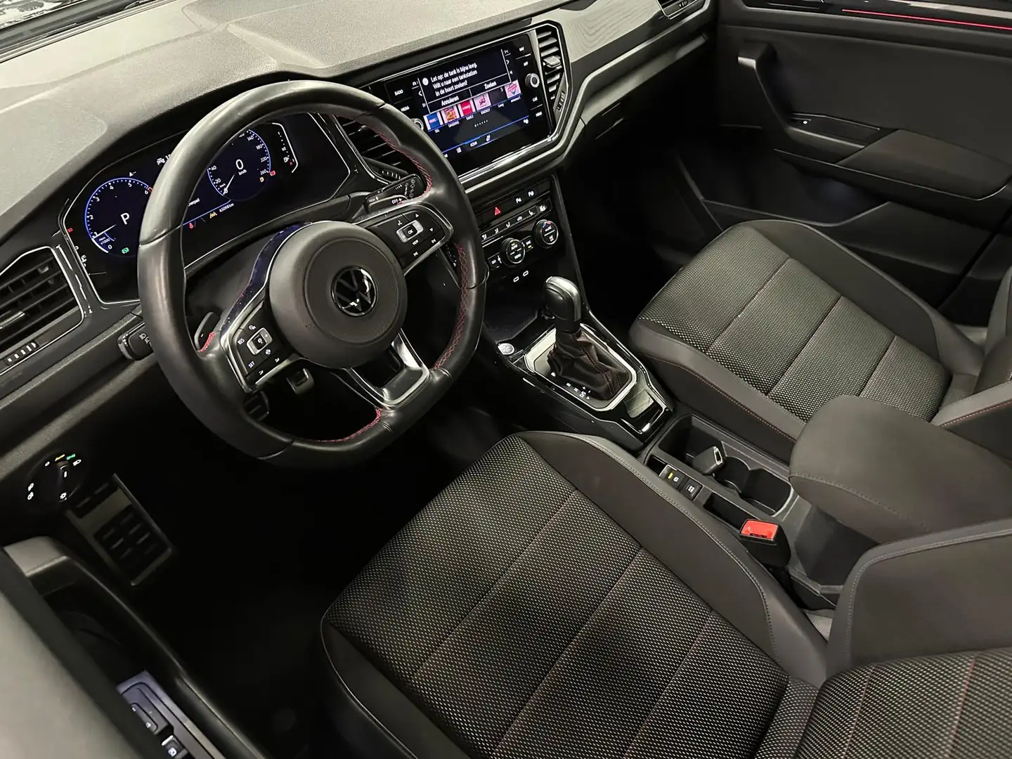 Volkswagen T-Roc 1.5 TSI Sport / Virtual / Trekhaak / Camera / CarP Noir - 2