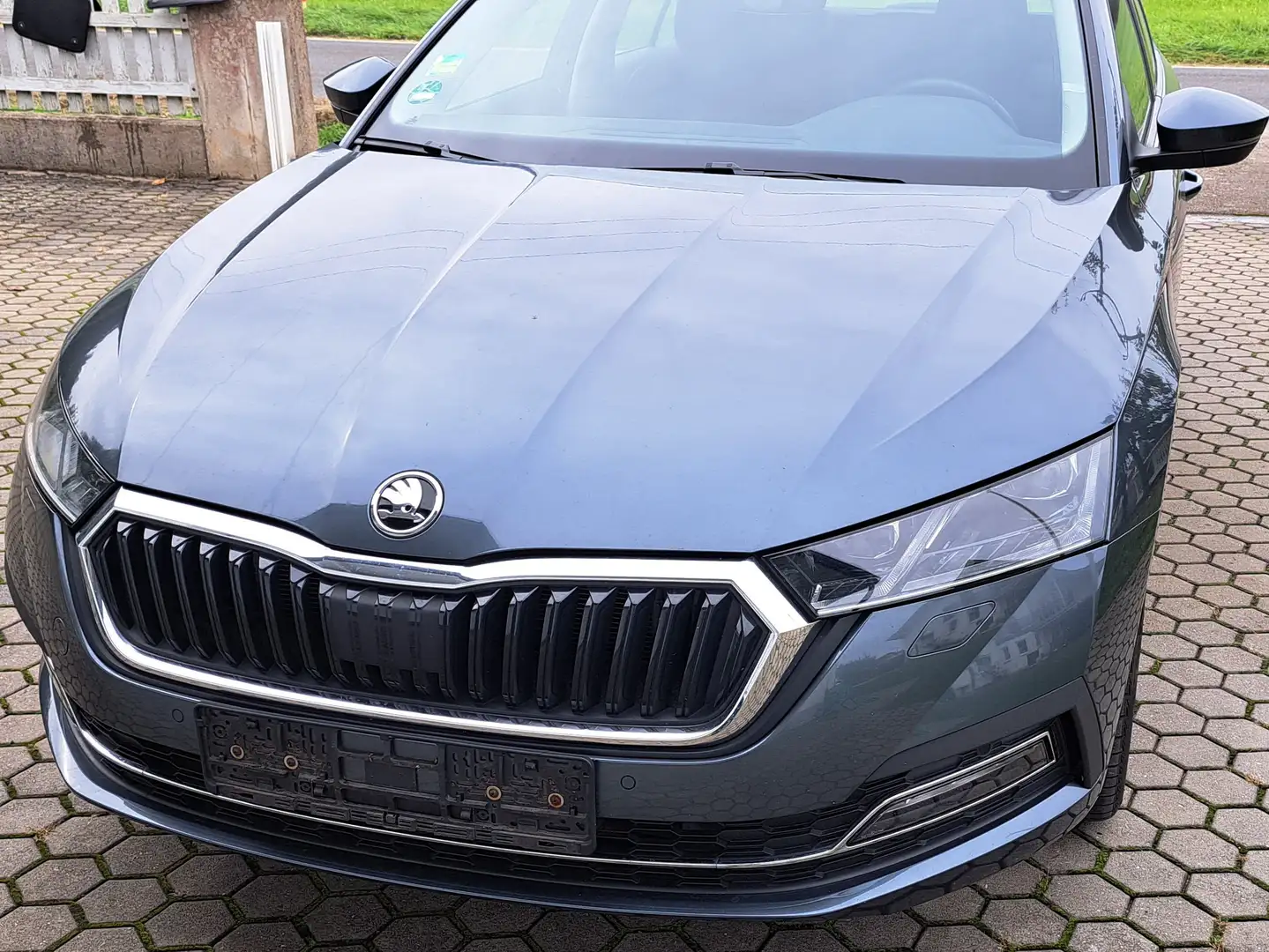 Skoda Octavia Combi 2.0 TDI DSG First Edition, 1.Hd. Gris - 2