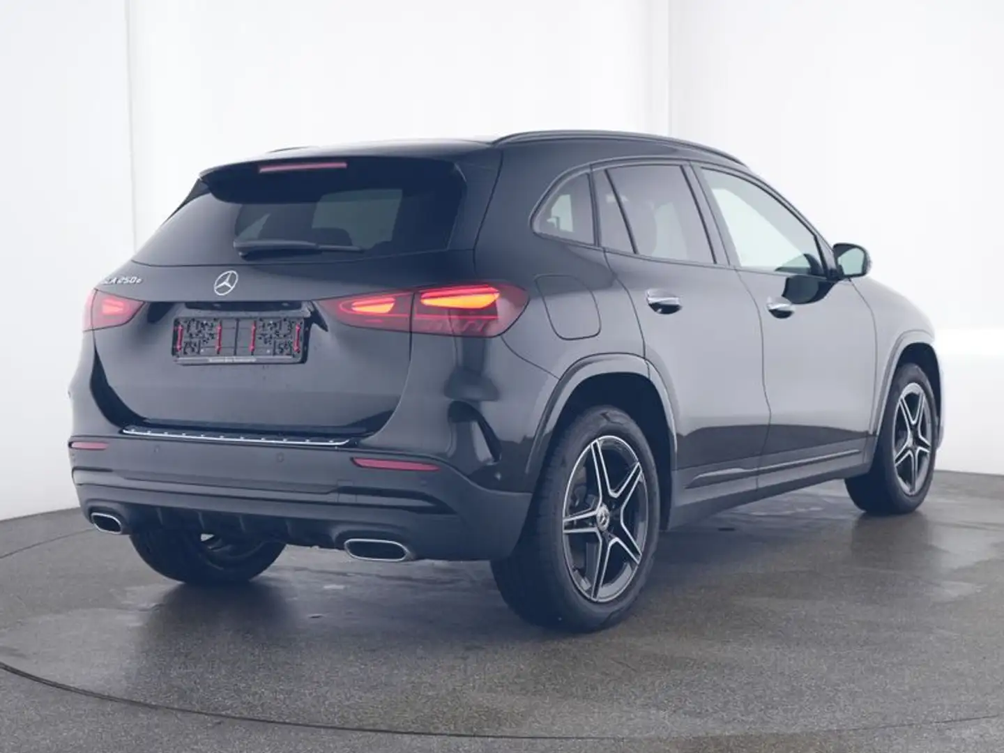 Mercedes-Benz GLA 250 e AMG Face Lift Plug-In Hybride | AMG Line Premium Zwart - 2