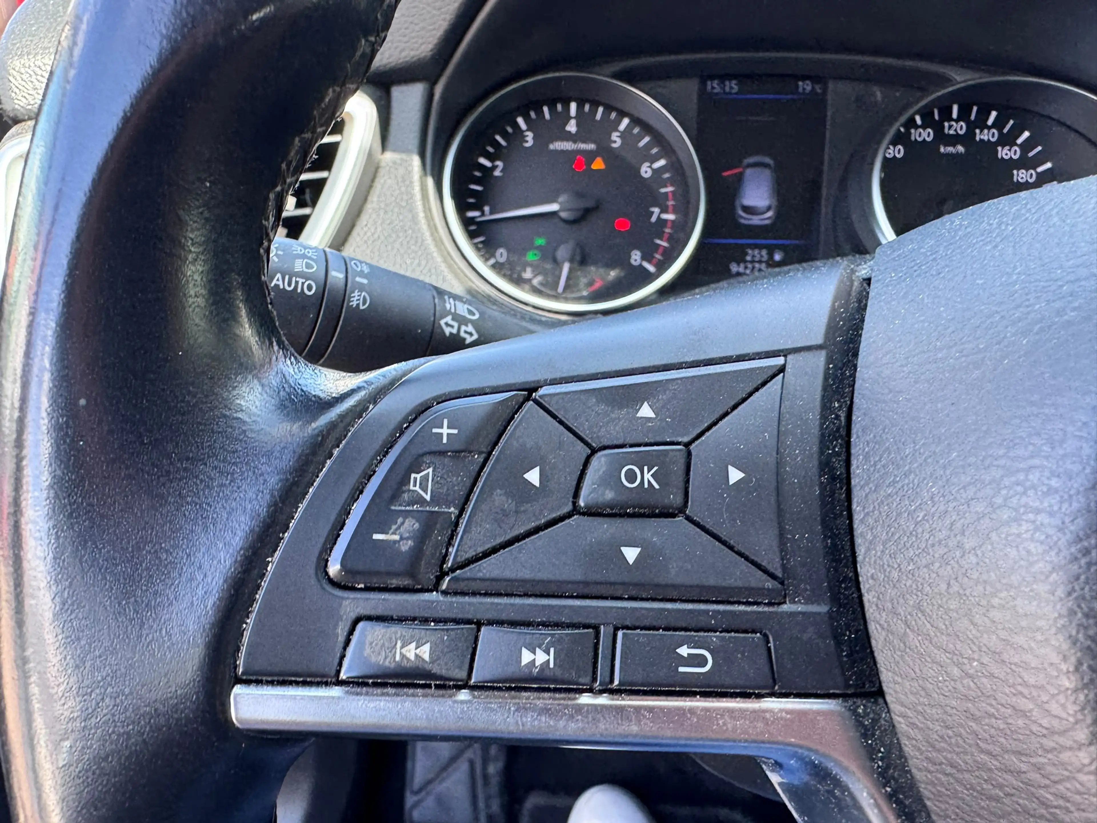 Nissan Qashqai 1.3 DIG-T Acces Edition — photo 12