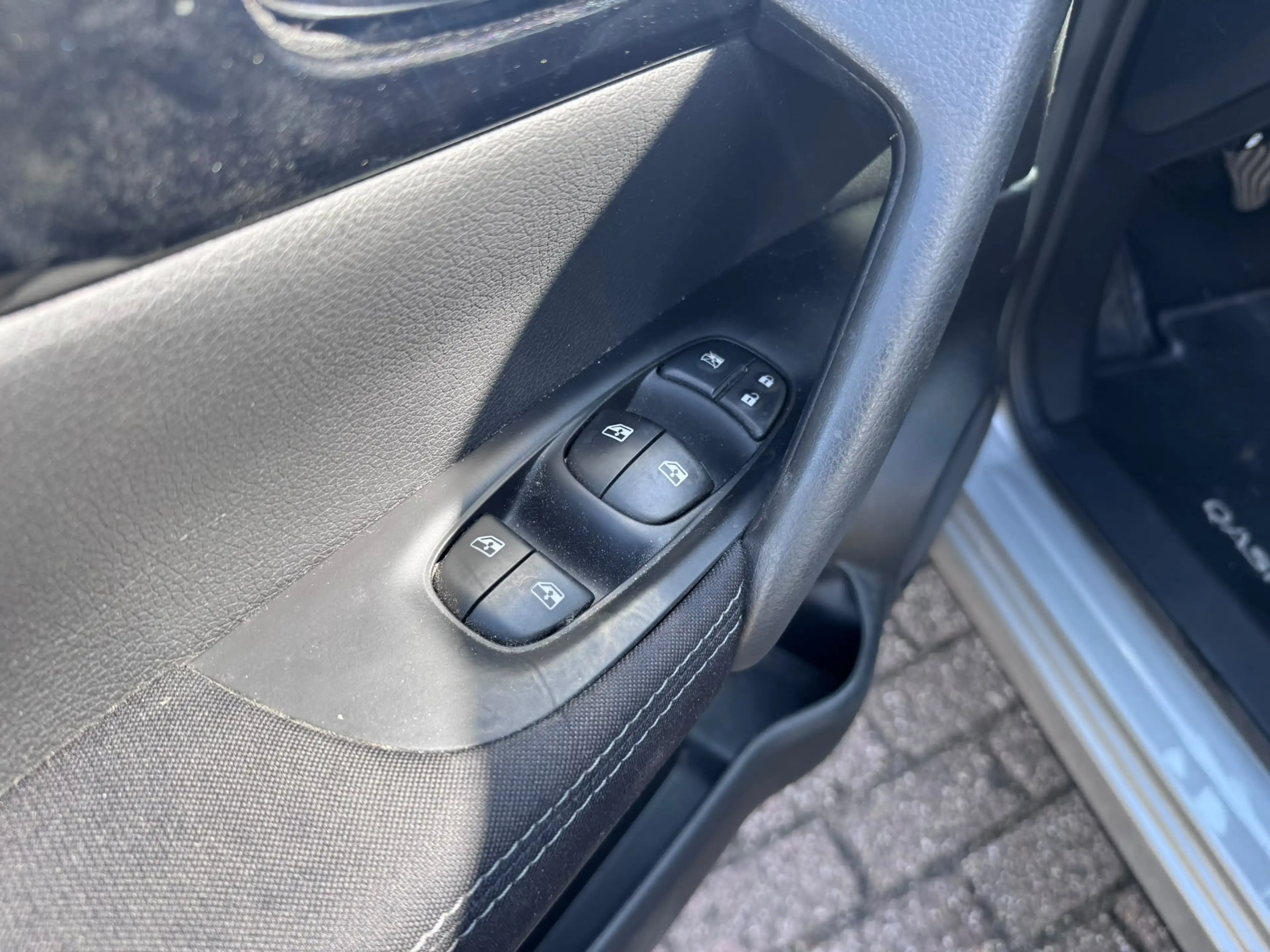 Nissan Qashqai 1.3 DIG-T Acces Edition — photo 9