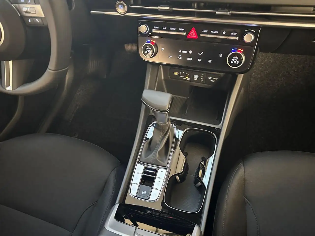 Hyundai TUCSON T-GDI DCT Trend Navi+virtCP+ACC+Kamera+SHZ+PDC+Kli 16