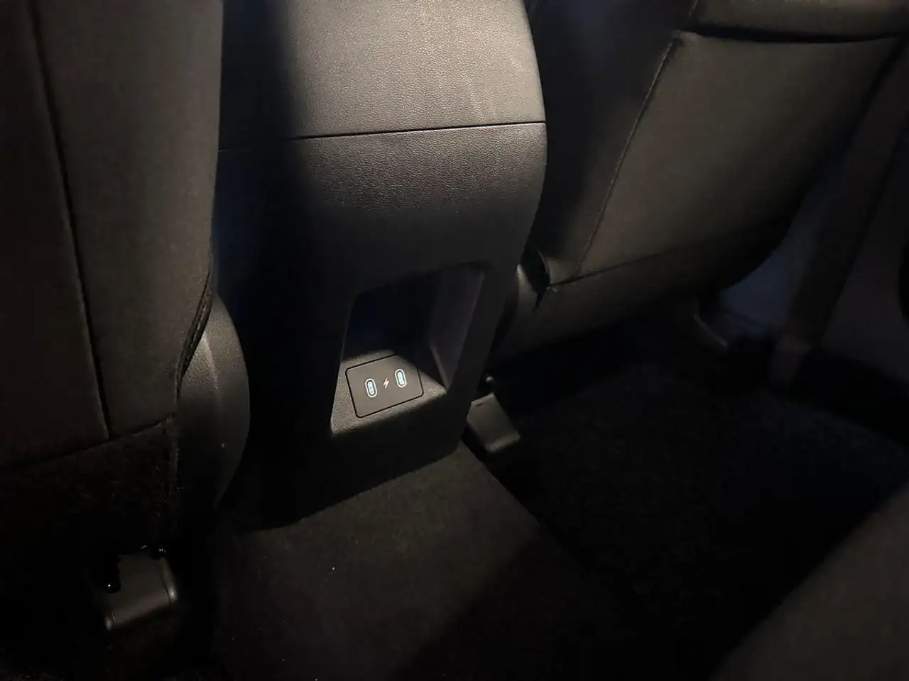 Hyundai TUCSON T-GDI DCT Trend Navi+virtCP+ACC+Kamera+SHZ+PDC+Kli 29
