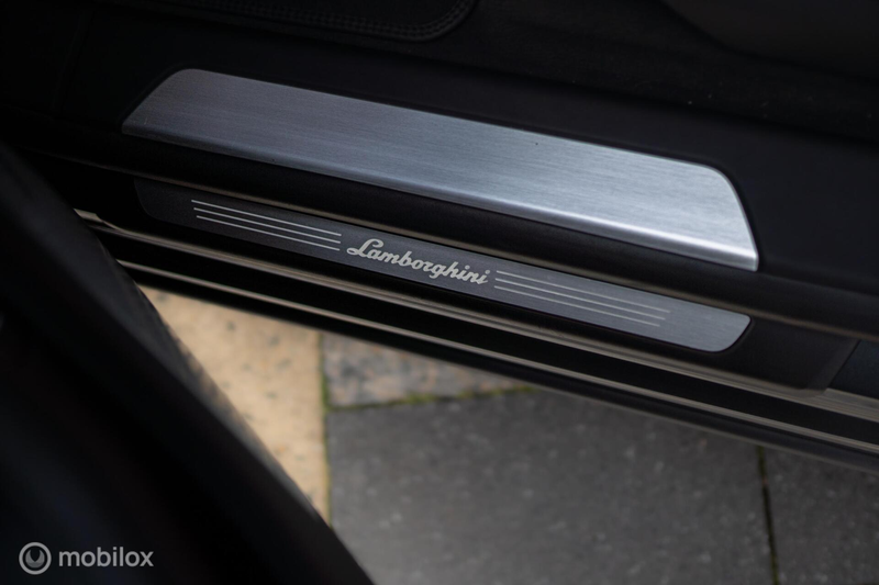 Lamborghini Urus 4.0 V8 Widebody Carbon 735pk | 23 inch SP — photo 10