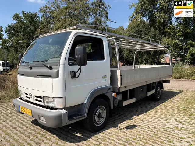 Nissan Cabstar E 105.32-340 3.0TD - openlaadbak - nieuwe apk tot