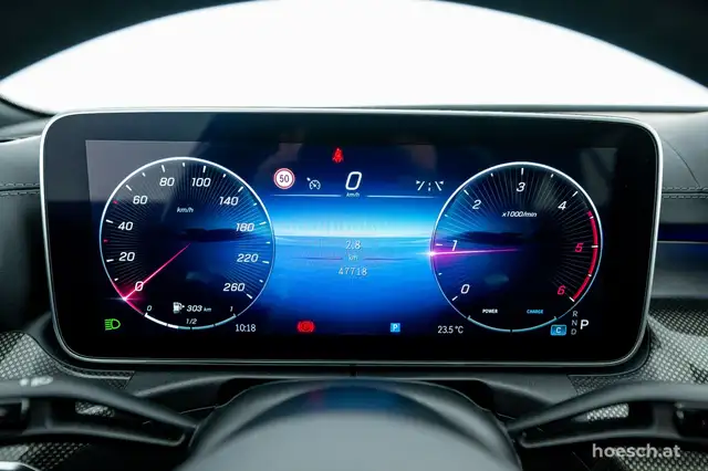 Mercedes-Benz C-Class view 11