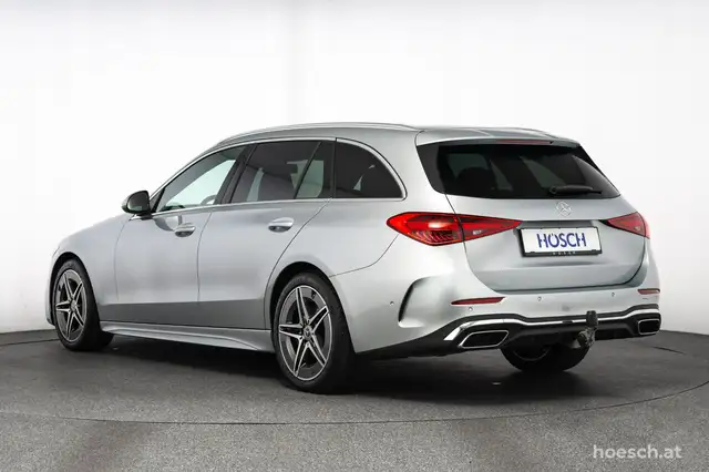Mercedes-Benz C-Class view 4