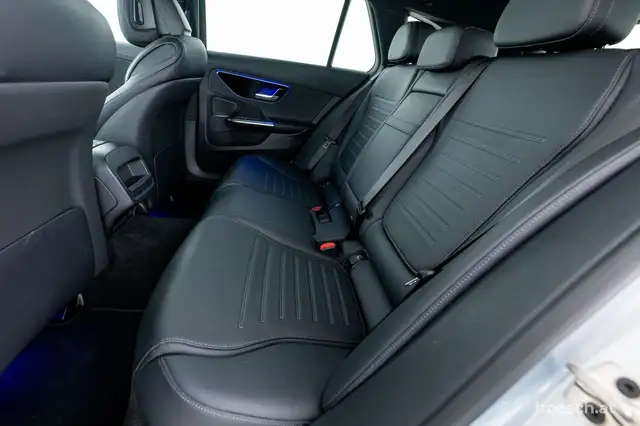 Mercedes-Benz C-Class view 7