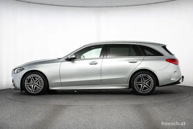 Mercedes-Benz C-Class view 3