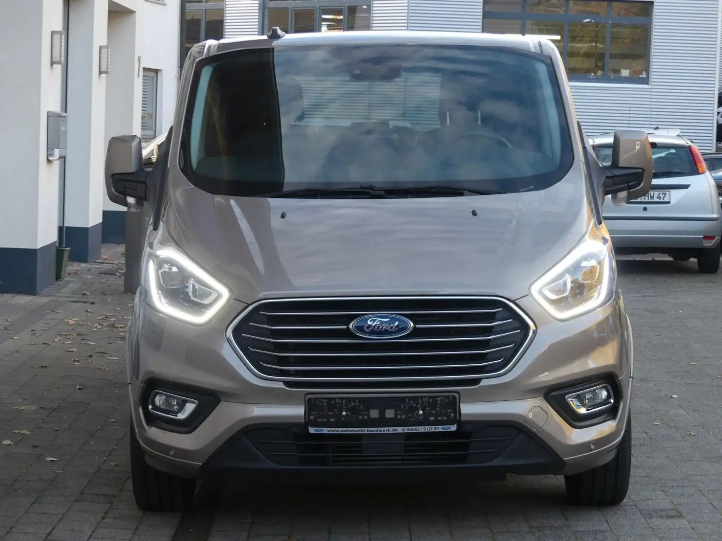 Ford Tourneo Custom Titanium X 320 L2 Silber - 2