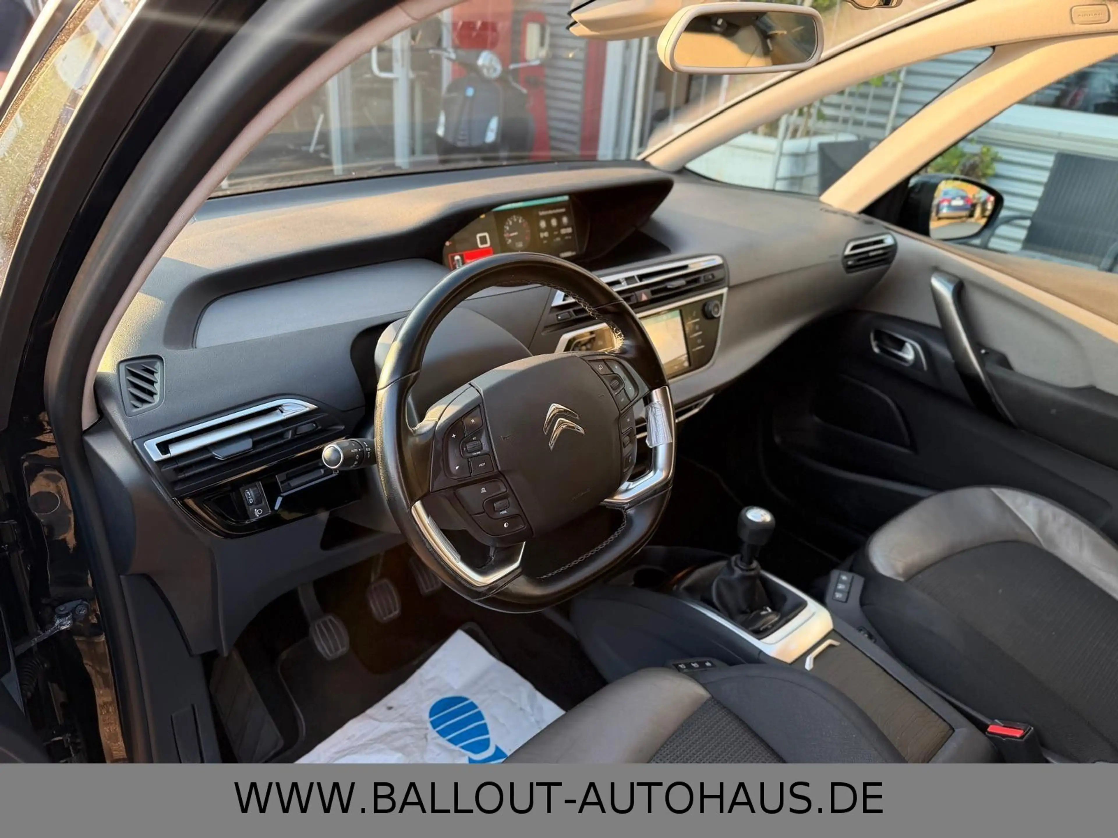 Citroen Grand C4 Picasso *2.HAND*KLIMA*NAVI*TOT*7-SITZER* — photo 8