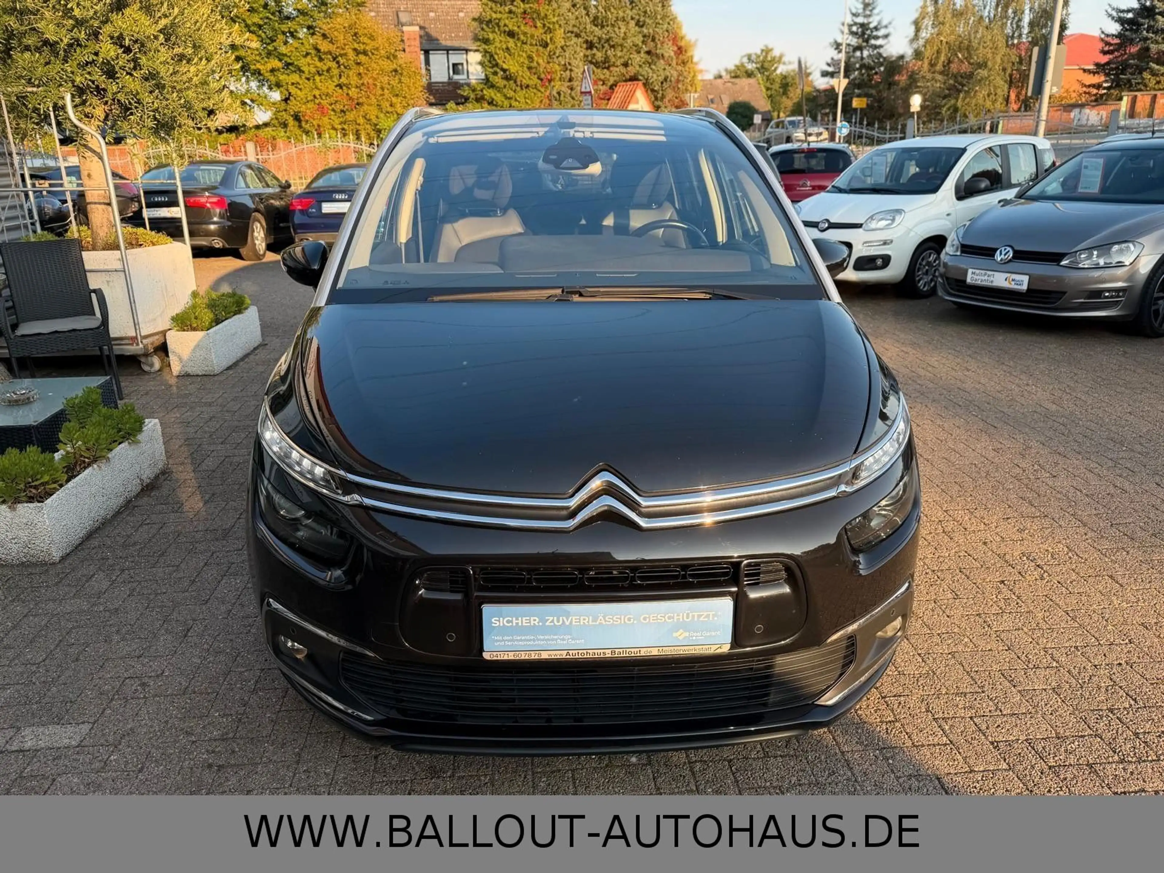 Citroen Grand C4 Picasso *2.HAND*KLIMA*NAVI*TOT*7-SITZER* — photo 3