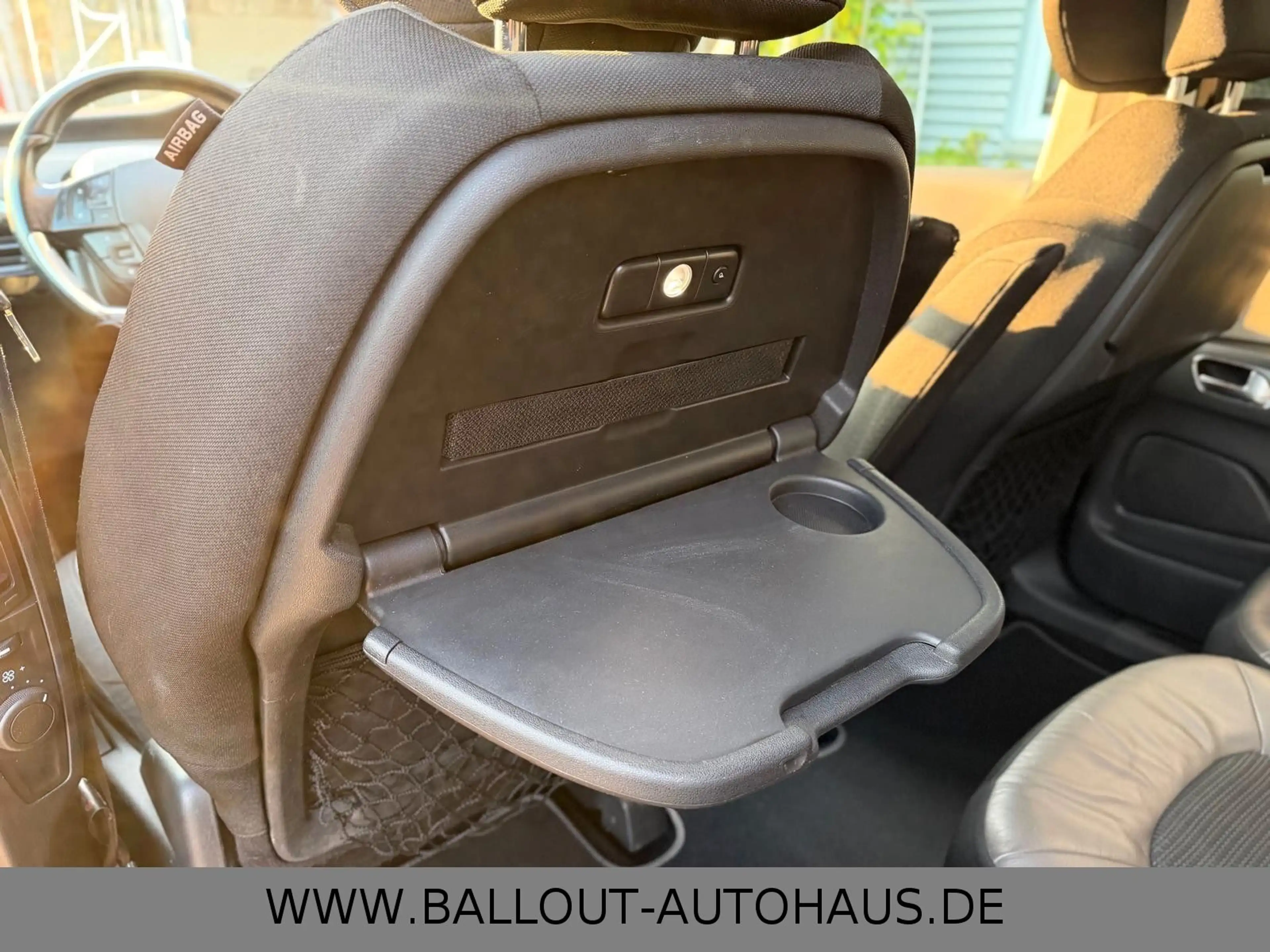 Citroen Grand C4 Picasso *2.HAND*KLIMA*NAVI*TOT*7-SITZER* — photo 14