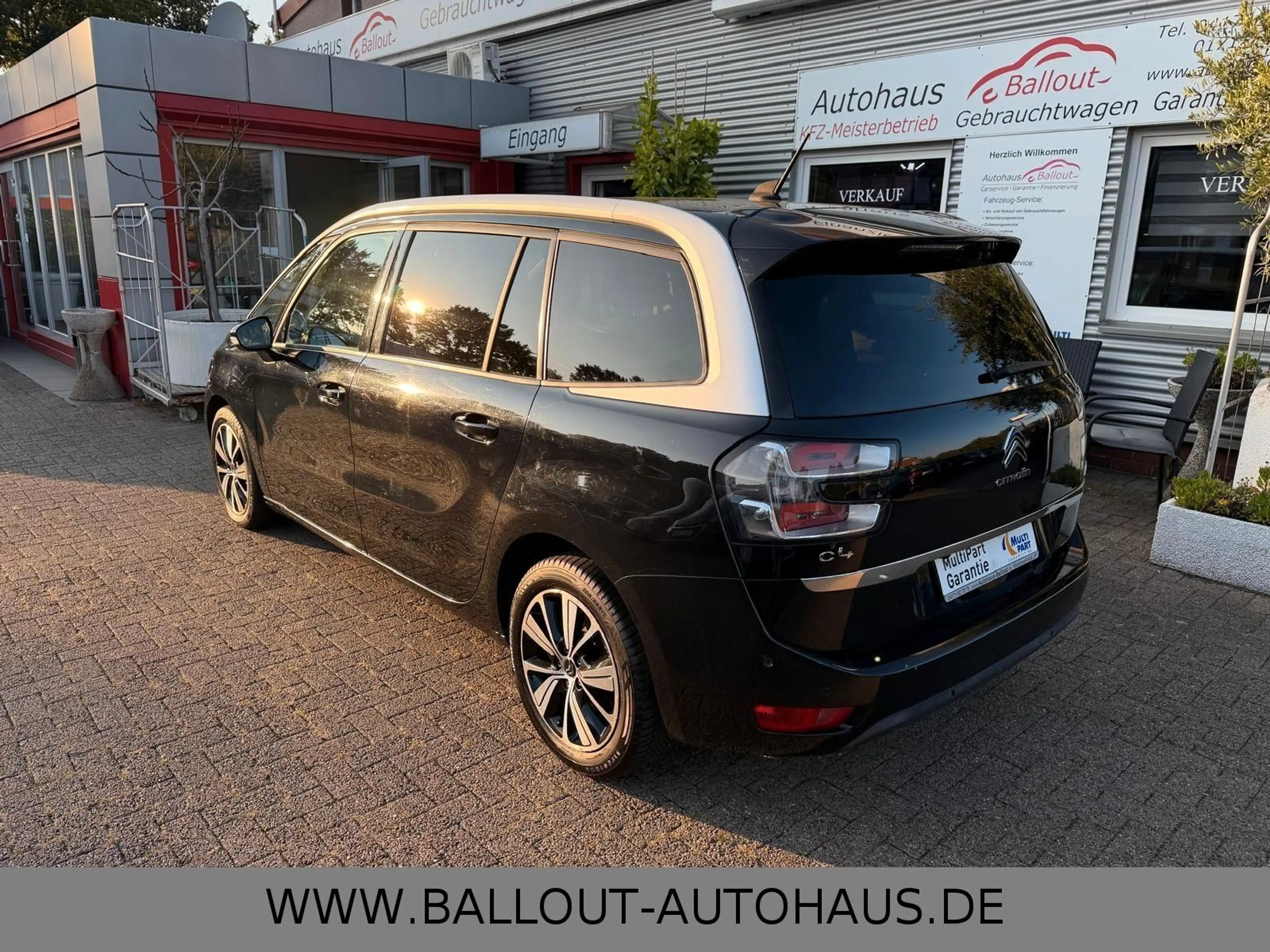 Citroen Grand C4 Picasso *2.HAND*KLIMA*NAVI*TOT*7-SITZER* — photo 7