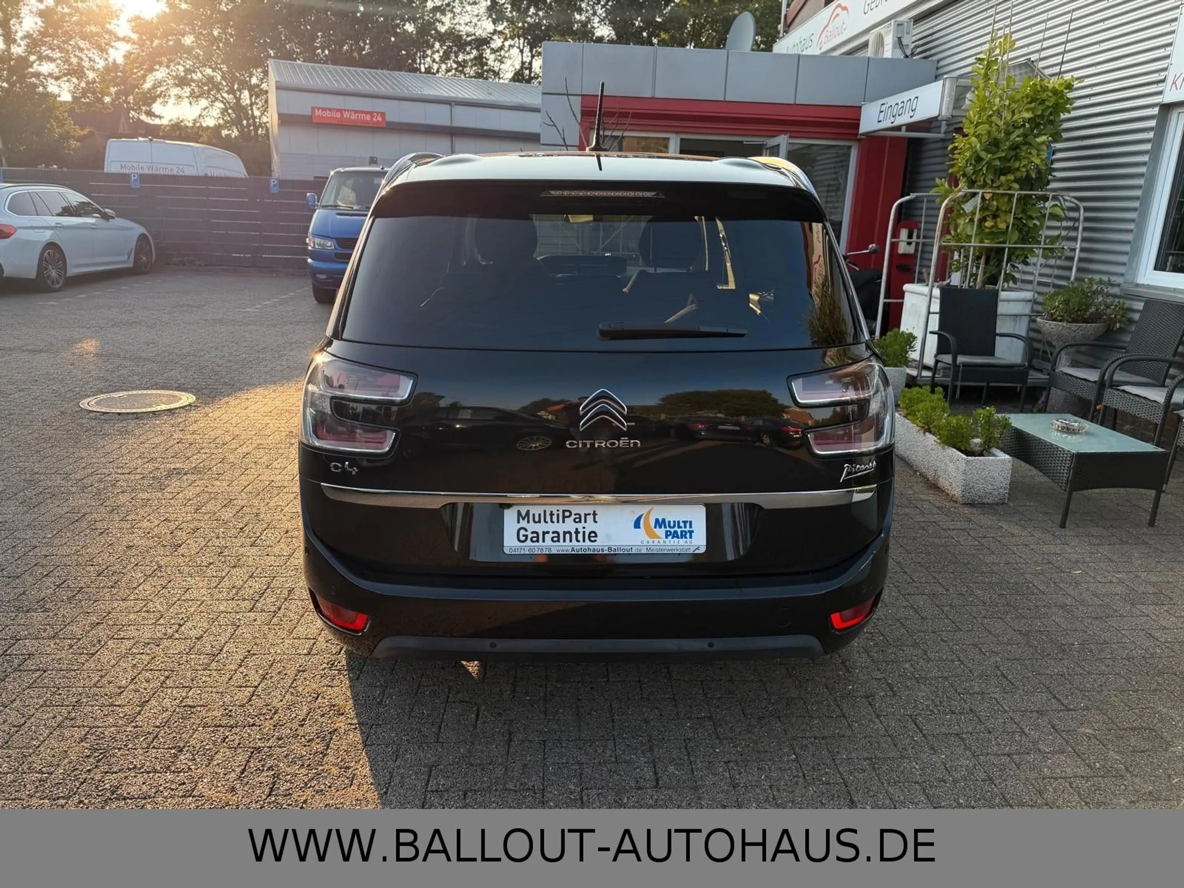 Citroen Grand C4 Picasso *2.HAND*KLIMA*NAVI*TOT*7-SITZER* — photo 6