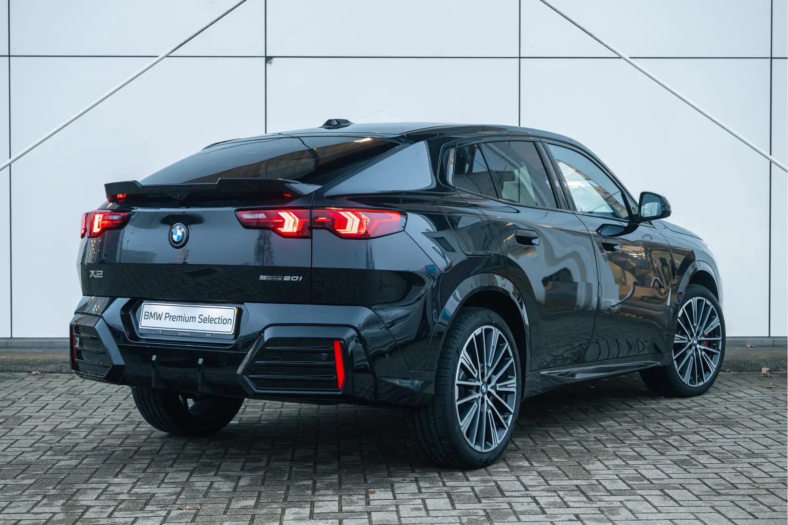 BMW X2 sDrive20i High Executive M Sport Automaat / Sports Nero - 2