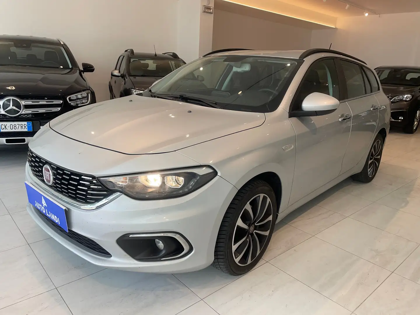Fiat Tipo SW 1.6 mjt Easy Business s Zilver - 1