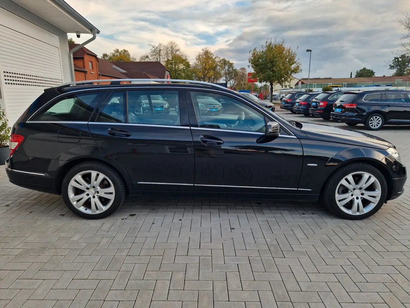 Mercedes-Benz C 220 +BI-Xenon+AHK+Navi Noir - 2