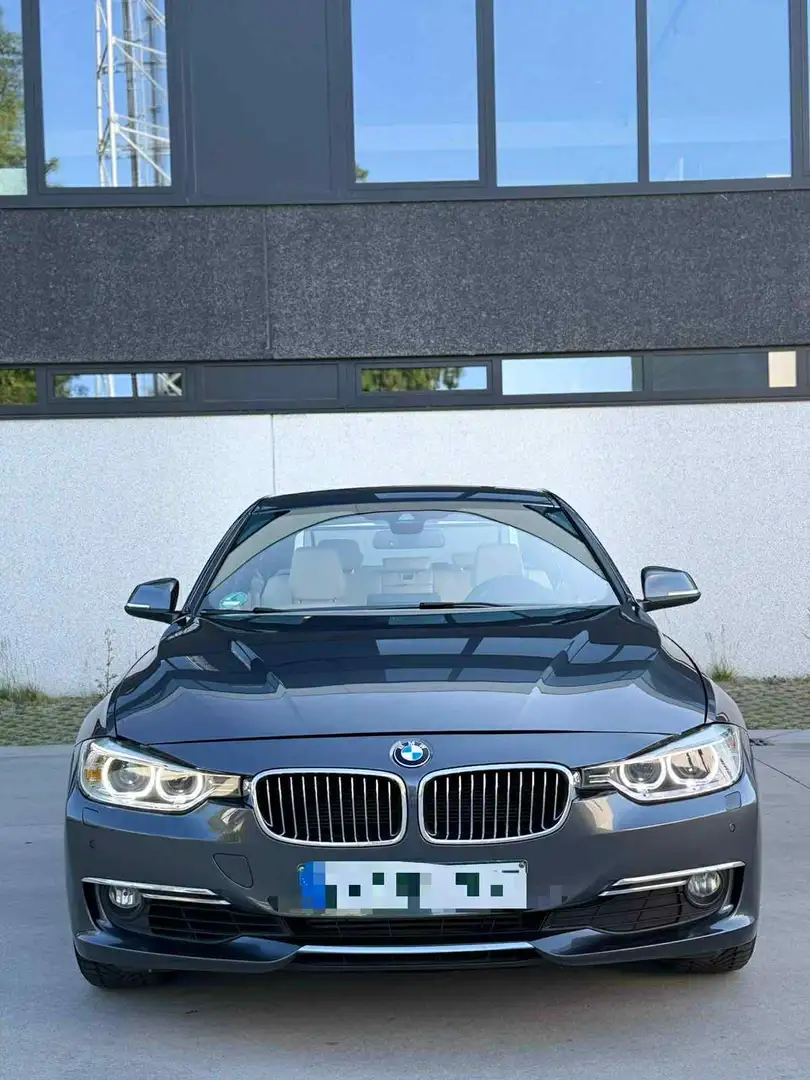 BMW 335 BMW F30 335xi drive 306pk Gris - 1