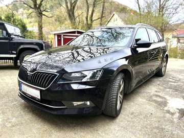 Superb Kombi 2,0 TDI 4x4 Style mit Panoramadach