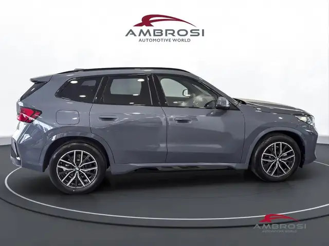 BMW X1 view 4