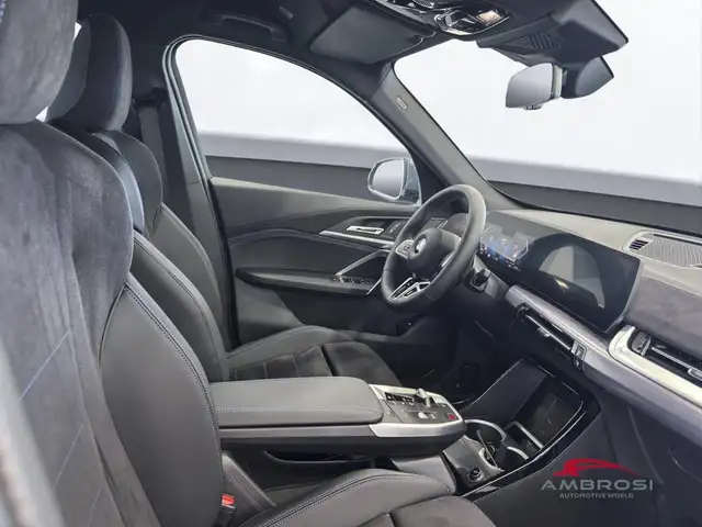 BMW X1 view 10