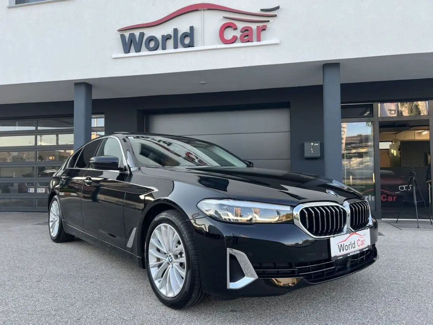 BMW 530 e G30 Luxury Line PHEV Aut. Facelift/Sportsitze Schwarz - 1