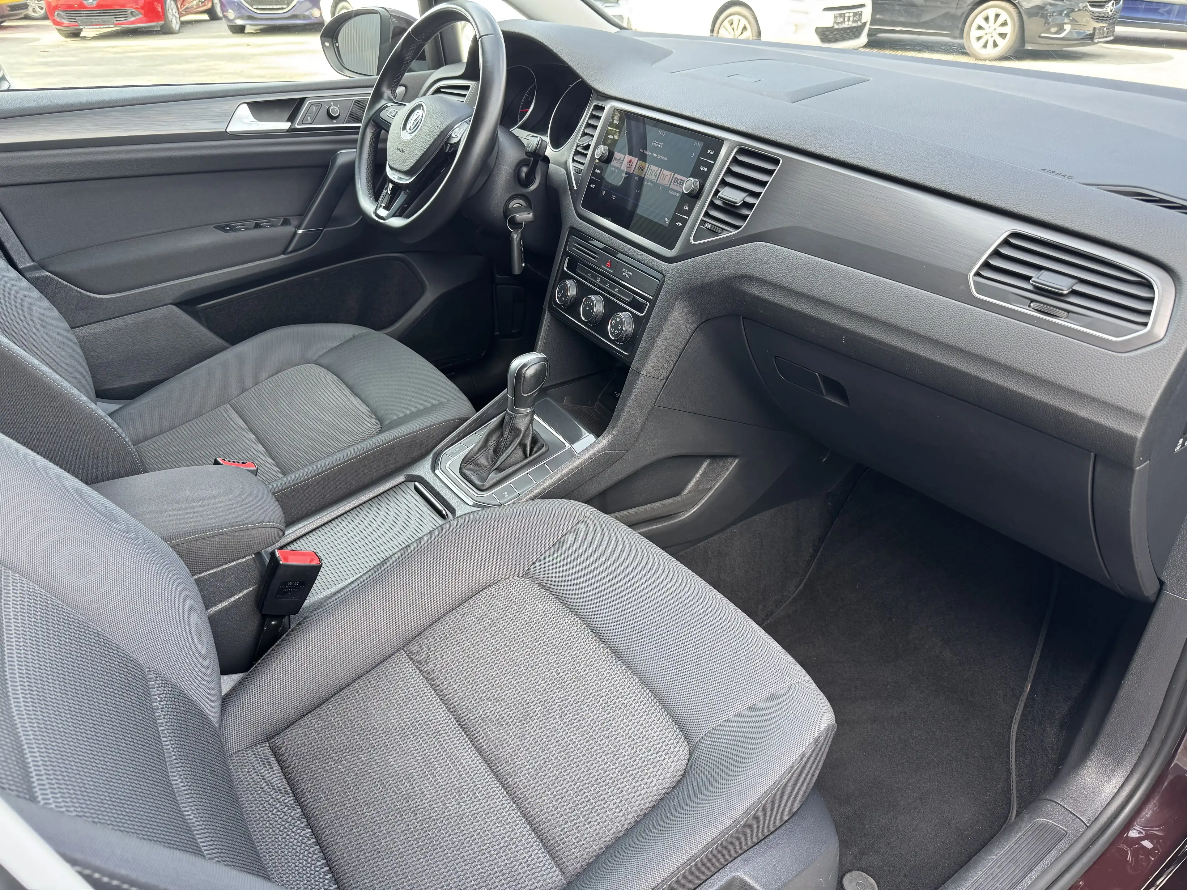 Volkswagen Golf Sportsvan VII Comfortline 1,0 TSI 81 kW  Automatik — photo 2