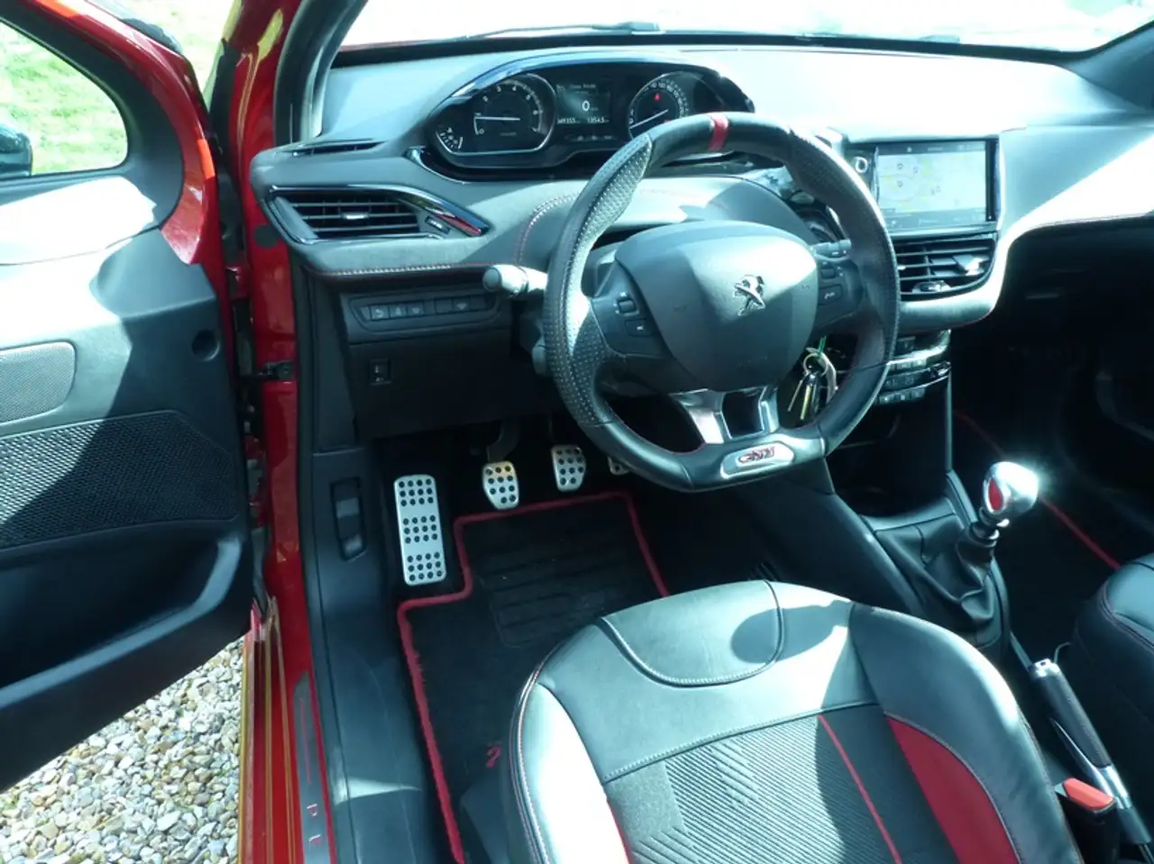 Peugeot 208 208 — photo 8