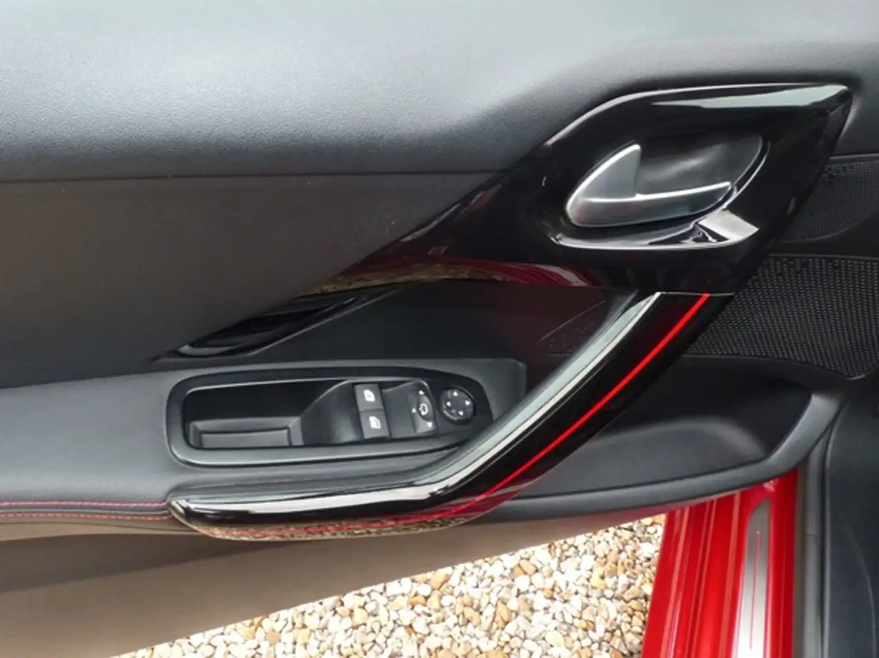 Peugeot 208 208 — photo 12