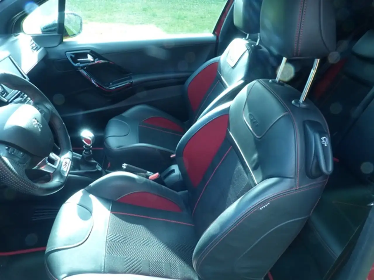 Peugeot 208 208 — photo 7