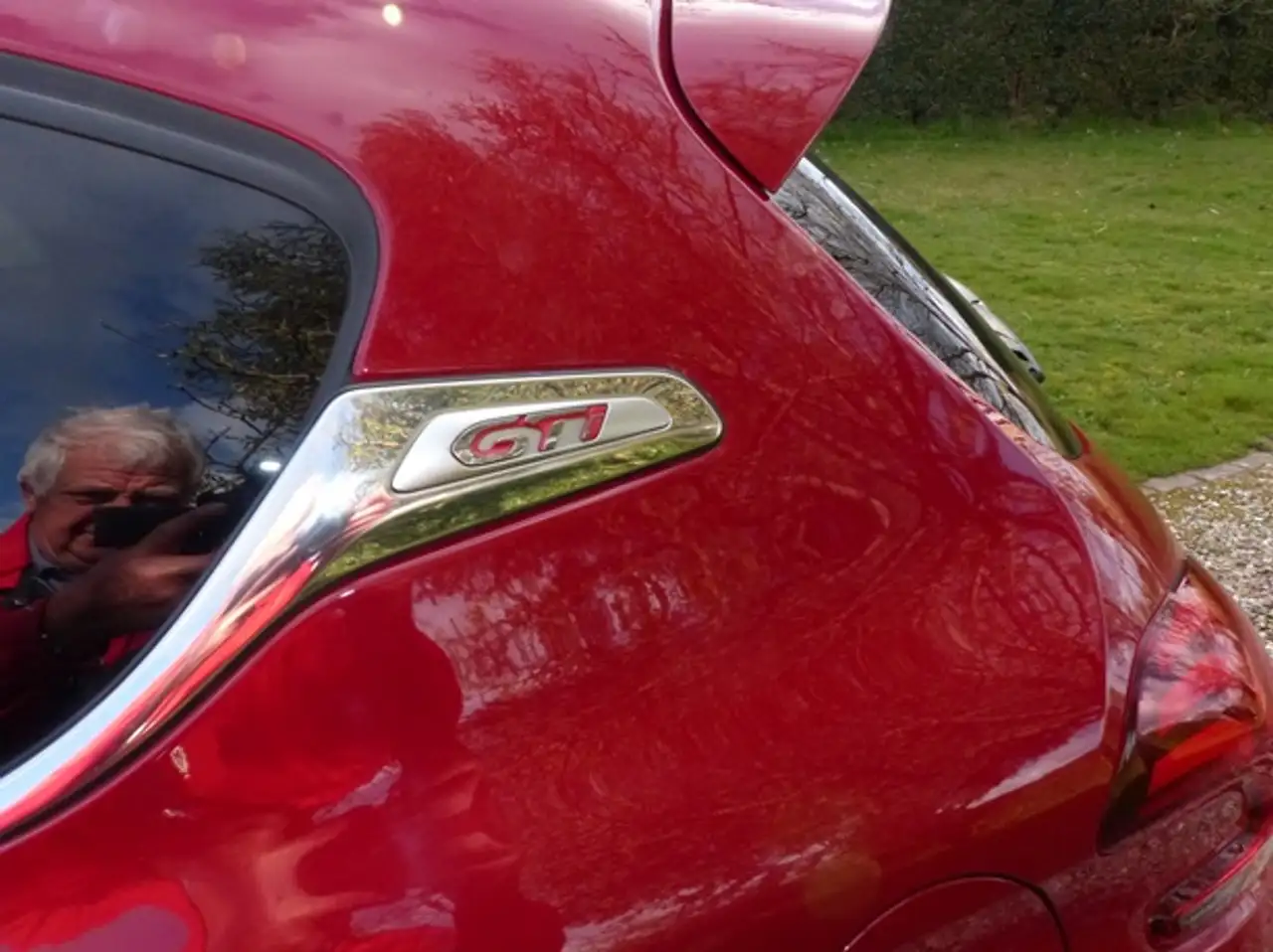 Peugeot 208 208 — photo 5