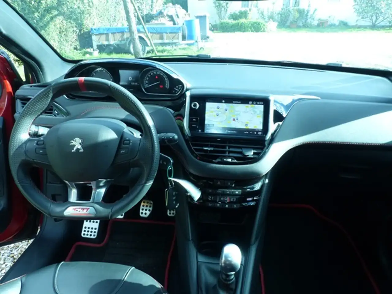 Peugeot 208 208 — photo 14
