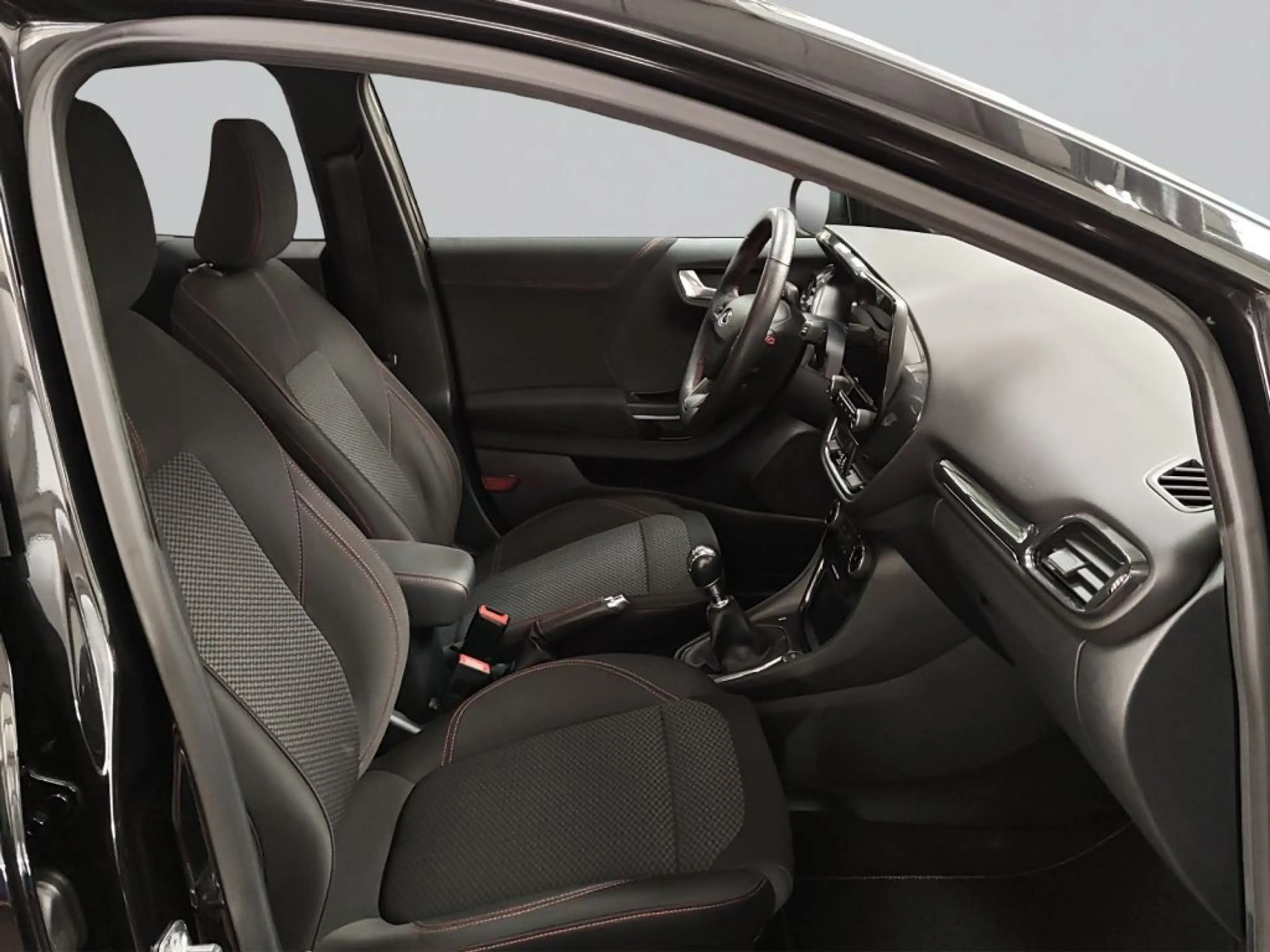 Ford Puma 1.0 EcoBoost Hybrid ST-LINE DESIGN — photo 4
