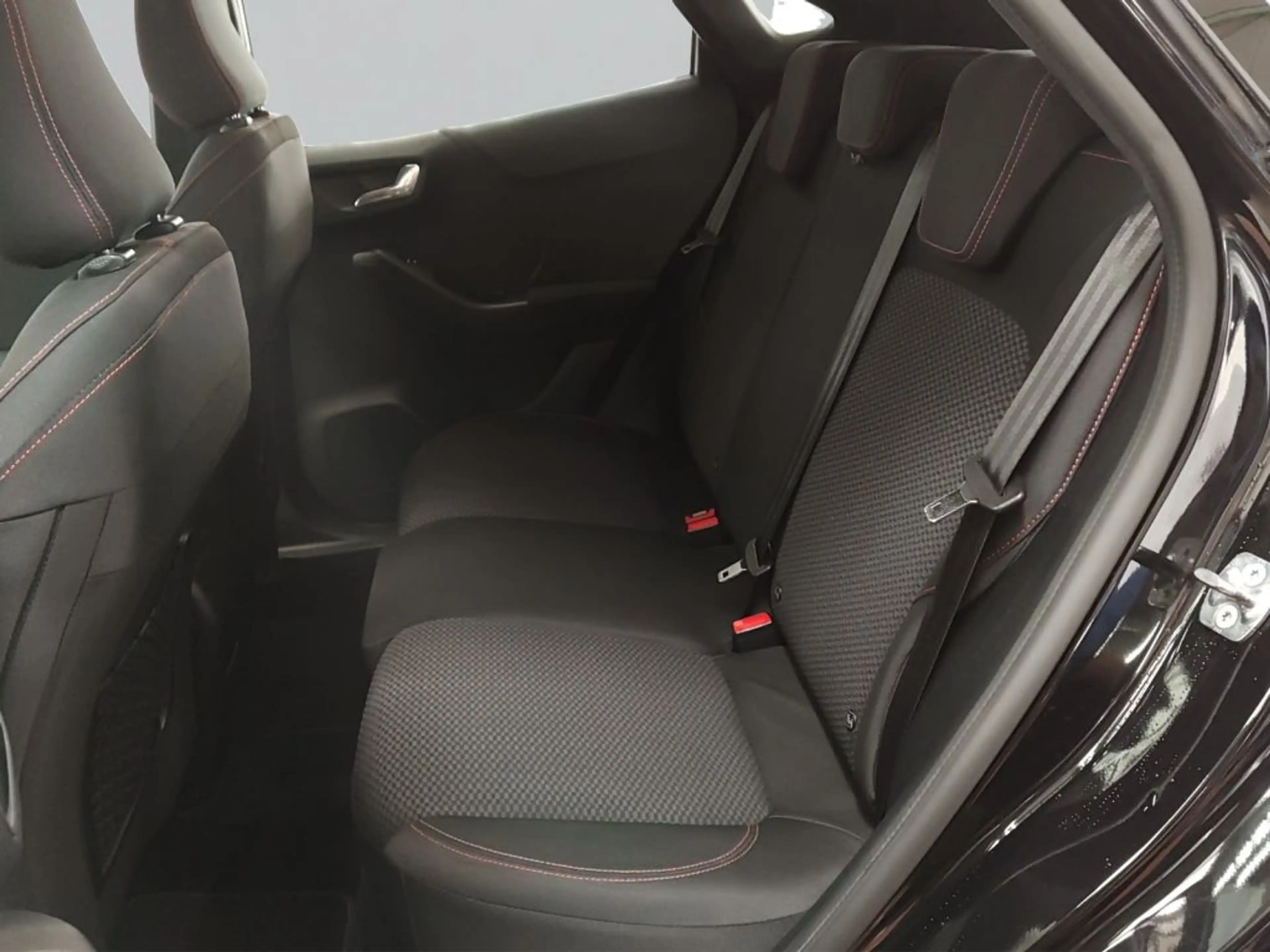Ford Puma 1.0 EcoBoost Hybrid ST-LINE DESIGN — photo 5