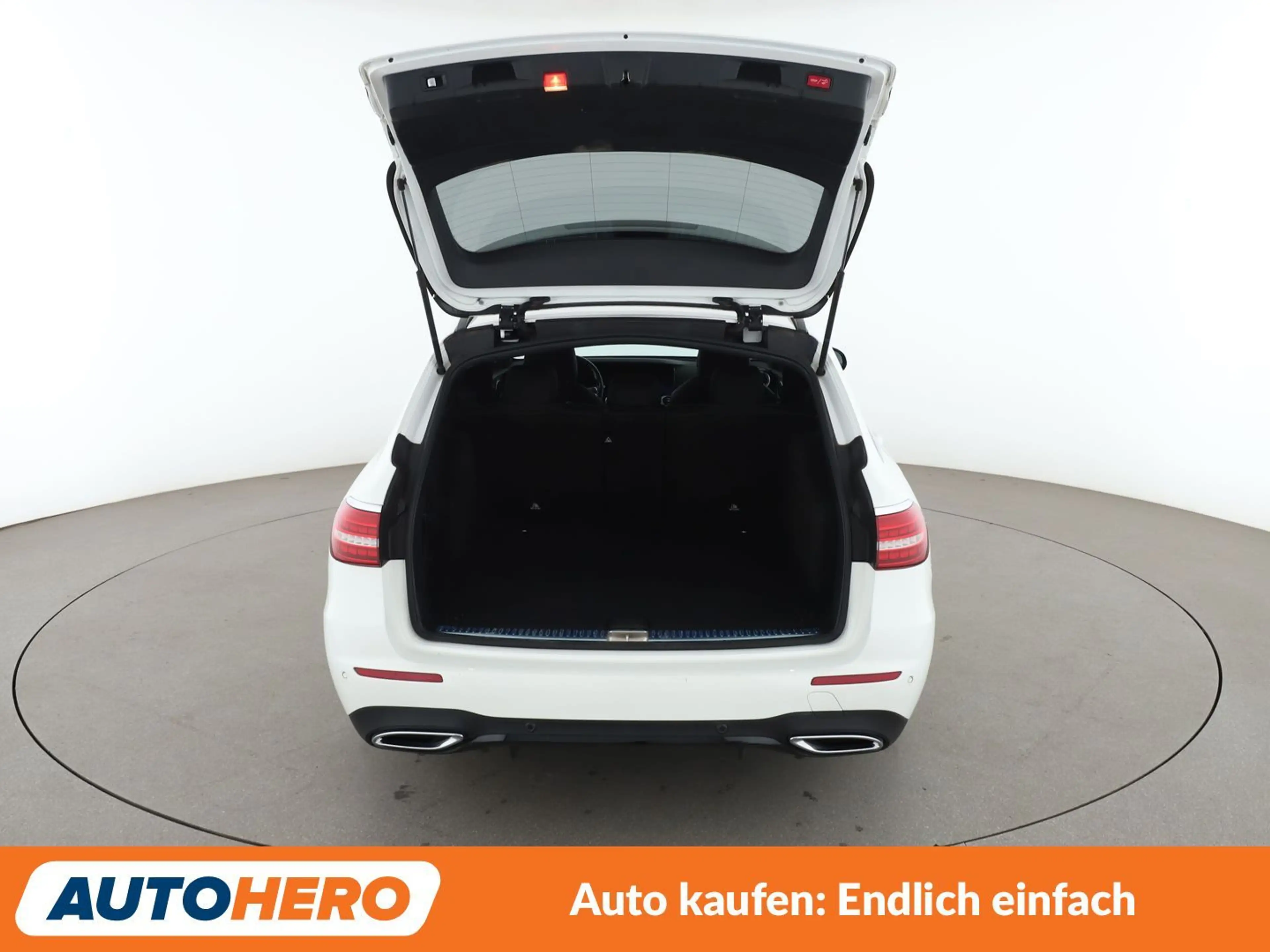 Mercedes-Benz E 220 E 220 d AMG Line — photo 9