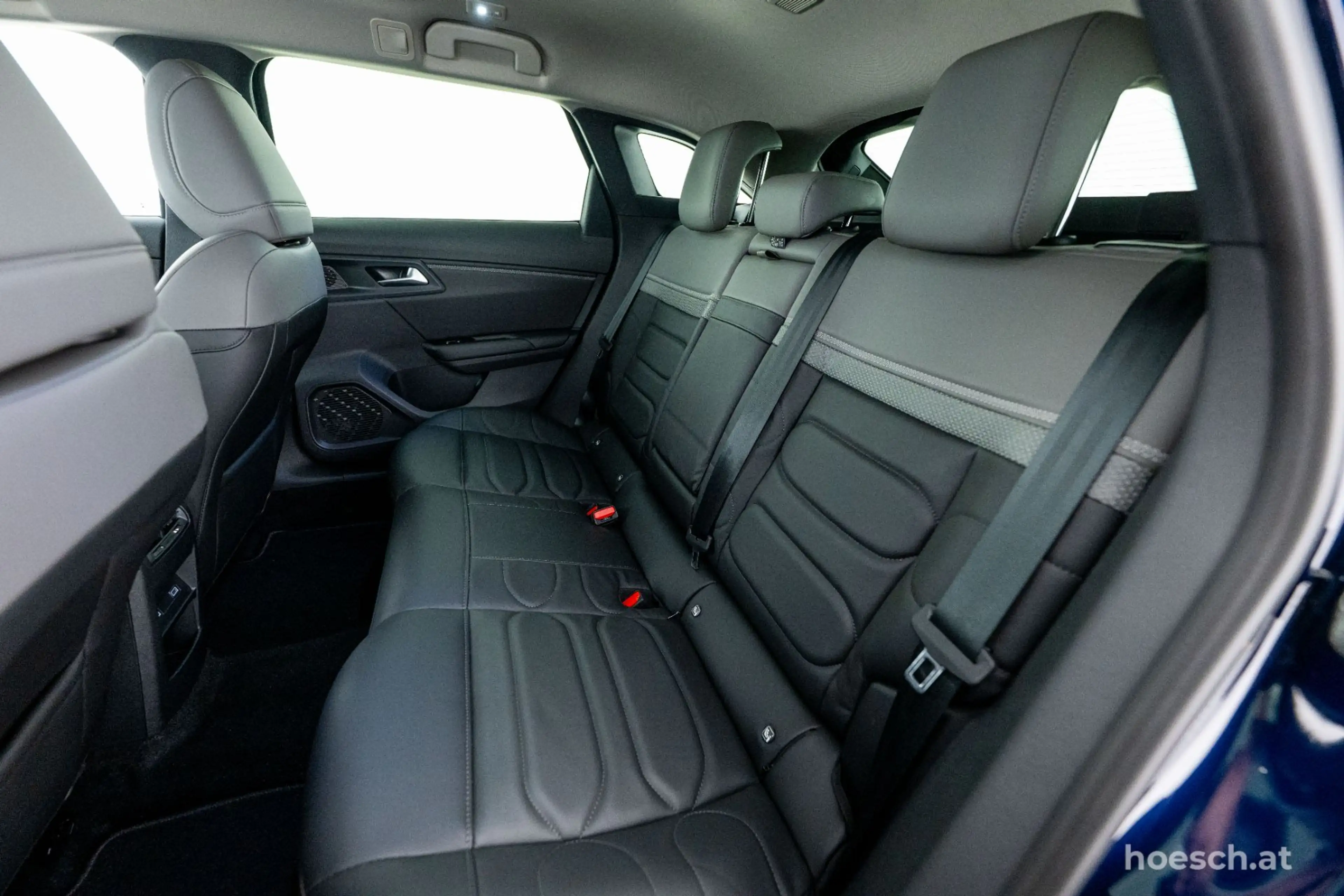 Citroen C5 X PureTech 130 PLUS 19" HEAD-UP LEDER AKTION -53% — photo 8