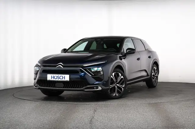 Citroen C5 X view 2