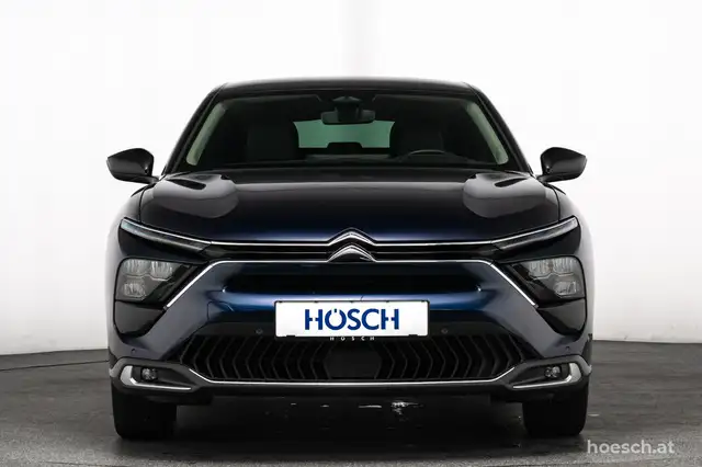 Citroen C5 X view 3